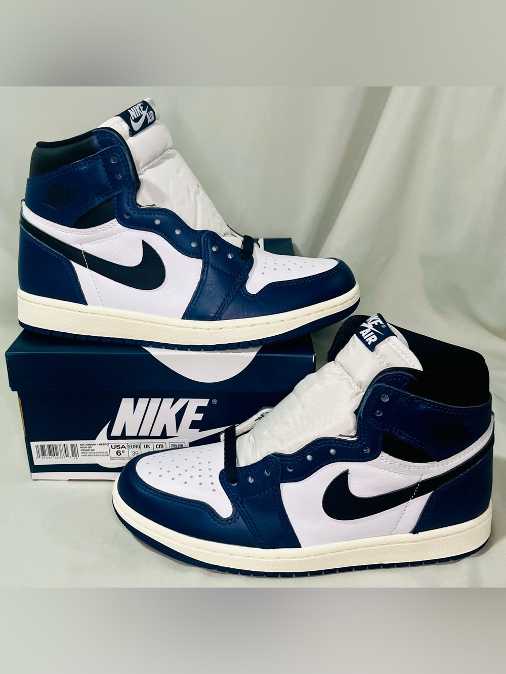 Nike Air Jordan 1 Retro High OG - White, Navy & Black Kids Sneakers